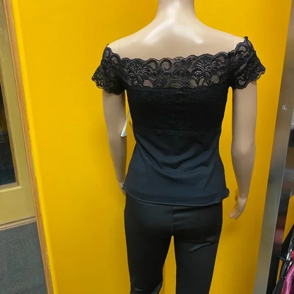 Eyeshadow - Picture 2 of 2